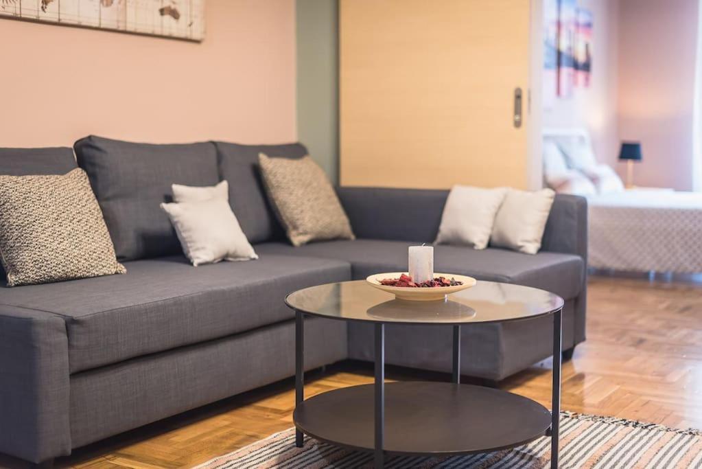 Rest Sleep Repeat By Museum-2 Apartment Athens Luaran gambar
